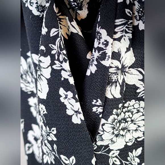 Premier Amour Black White Floral Smocked Romper Size 16 Puff Sleeve Off Shoulder - Picture 8 of 12